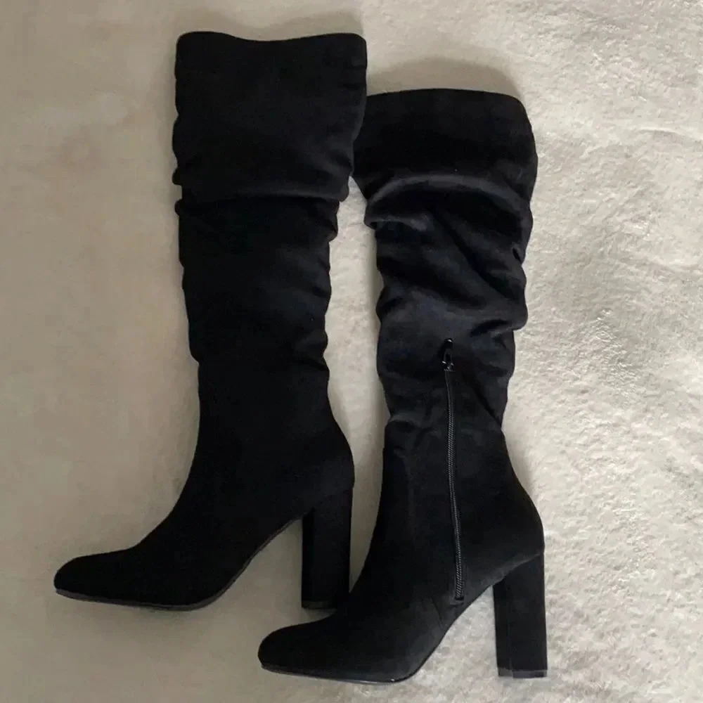 NWOT Black Faux Suede Knee High Boots Block Heel, Size 5